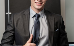 写真男室内,揭秘现代男性生活空间美学